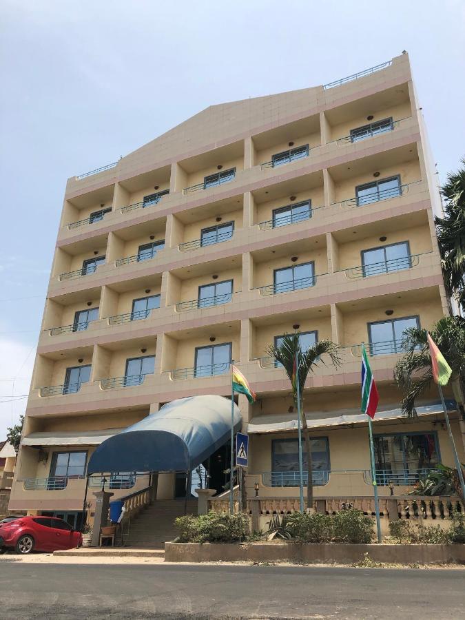 Maple Leaf Korean Hotel Achimota Eksteriør bilde