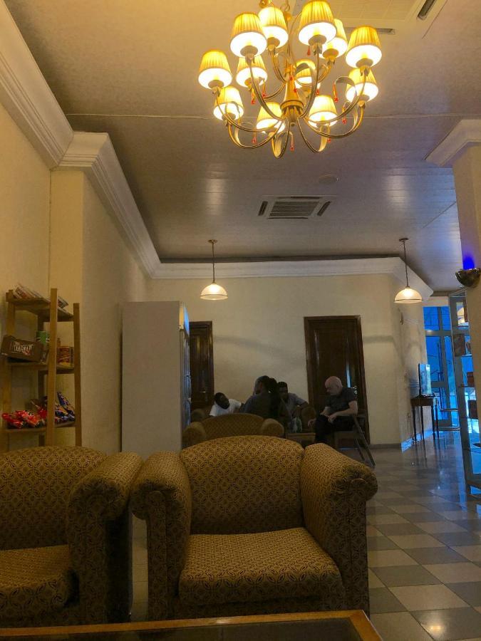 Maple Leaf Korean Hotel Achimota Eksteriør bilde