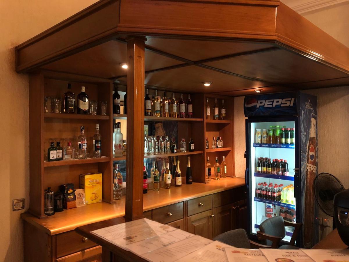 Maple Leaf Korean Hotel Achimota Eksteriør bilde