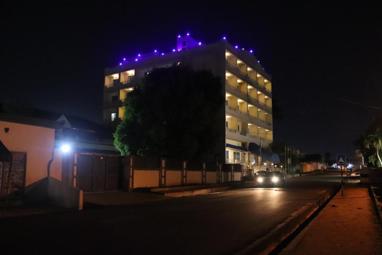 Maple Leaf Korean Hotel Achimota Eksteriør bilde