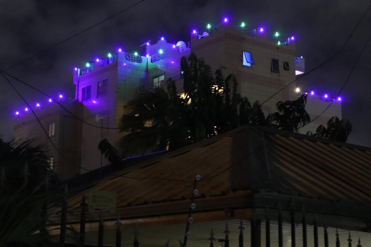 Maple Leaf Korean Hotel Achimota Eksteriør bilde