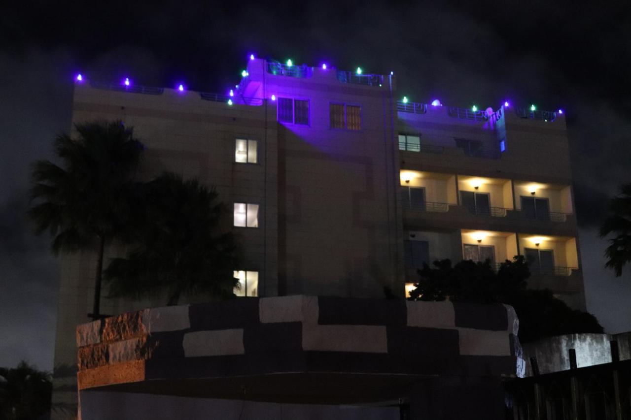 Maple Leaf Korean Hotel Achimota Eksteriør bilde