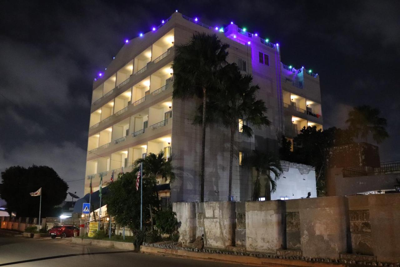 Maple Leaf Korean Hotel Achimota Eksteriør bilde