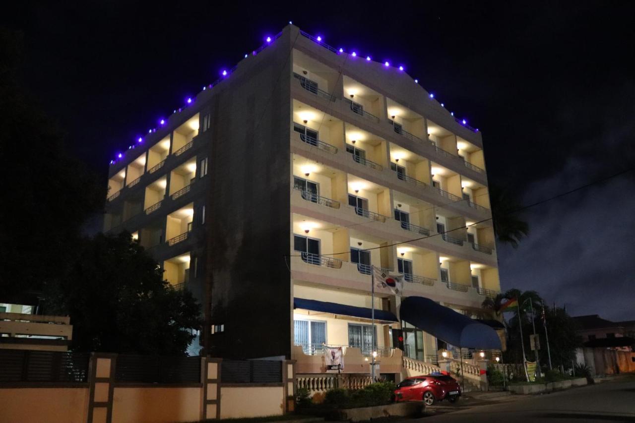 Maple Leaf Korean Hotel Achimota Eksteriør bilde