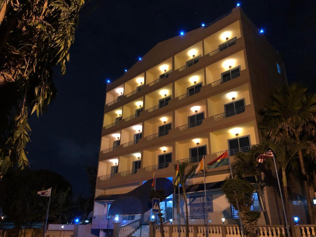 Maple Leaf Korean Hotel Achimota Eksteriør bilde
