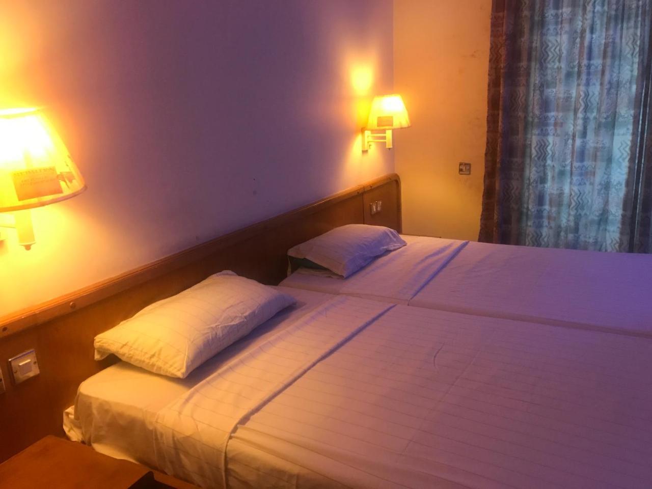 Maple Leaf Korean Hotel Achimota Eksteriør bilde