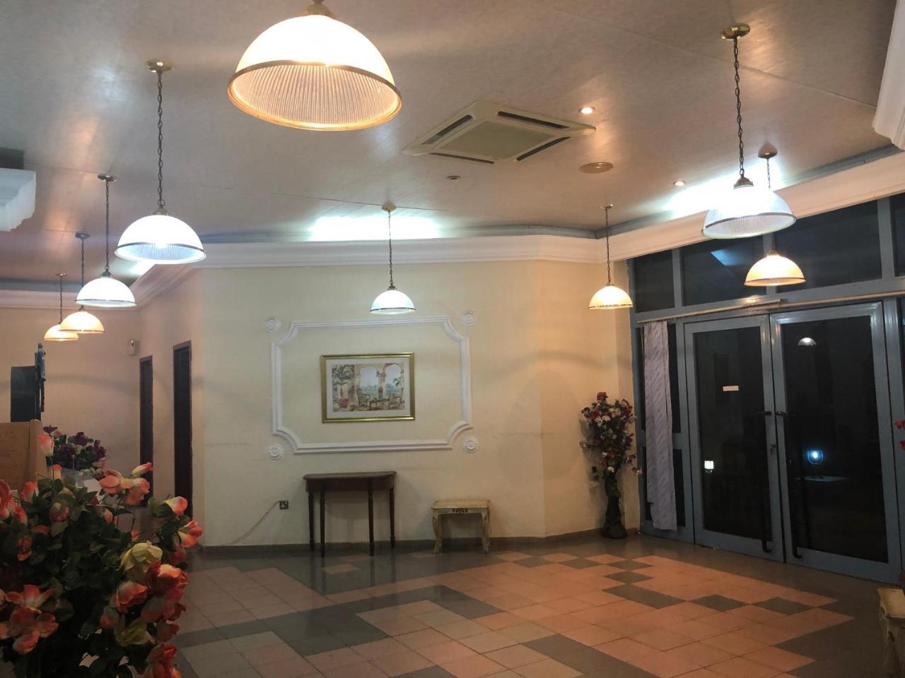 Maple Leaf Korean Hotel Achimota Eksteriør bilde