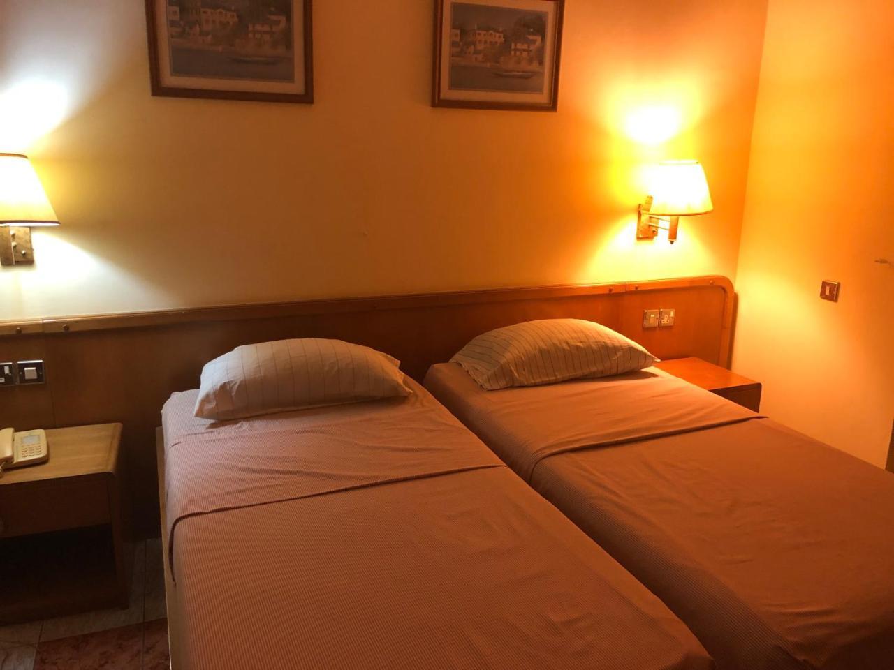 Maple Leaf Korean Hotel Achimota Eksteriør bilde