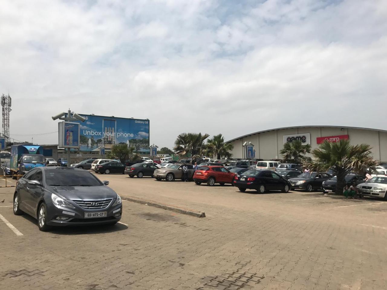 Maple Leaf Korean Hotel Achimota Eksteriør bilde