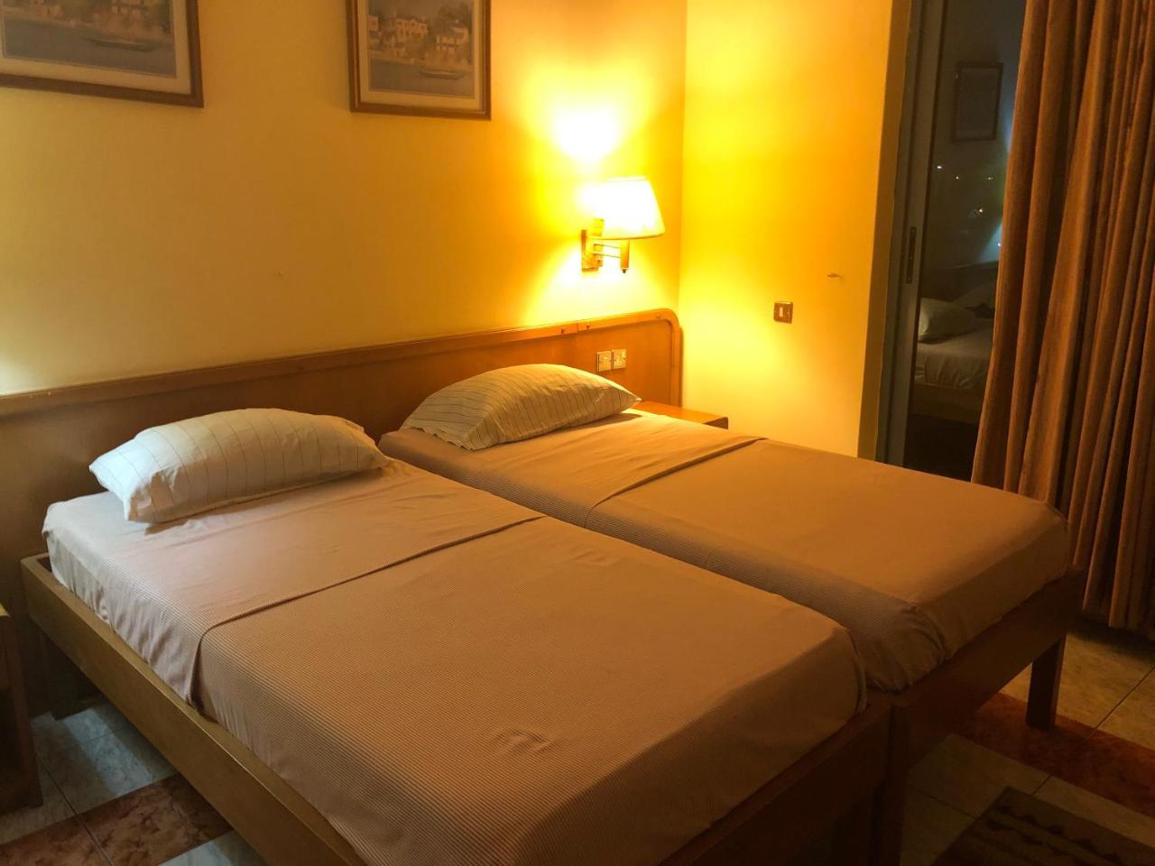Maple Leaf Korean Hotel Achimota Eksteriør bilde