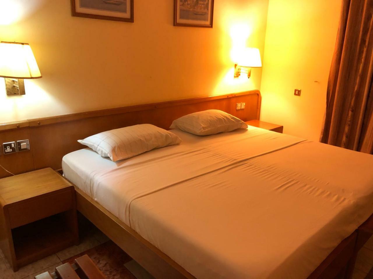 Maple Leaf Korean Hotel Achimota Eksteriør bilde